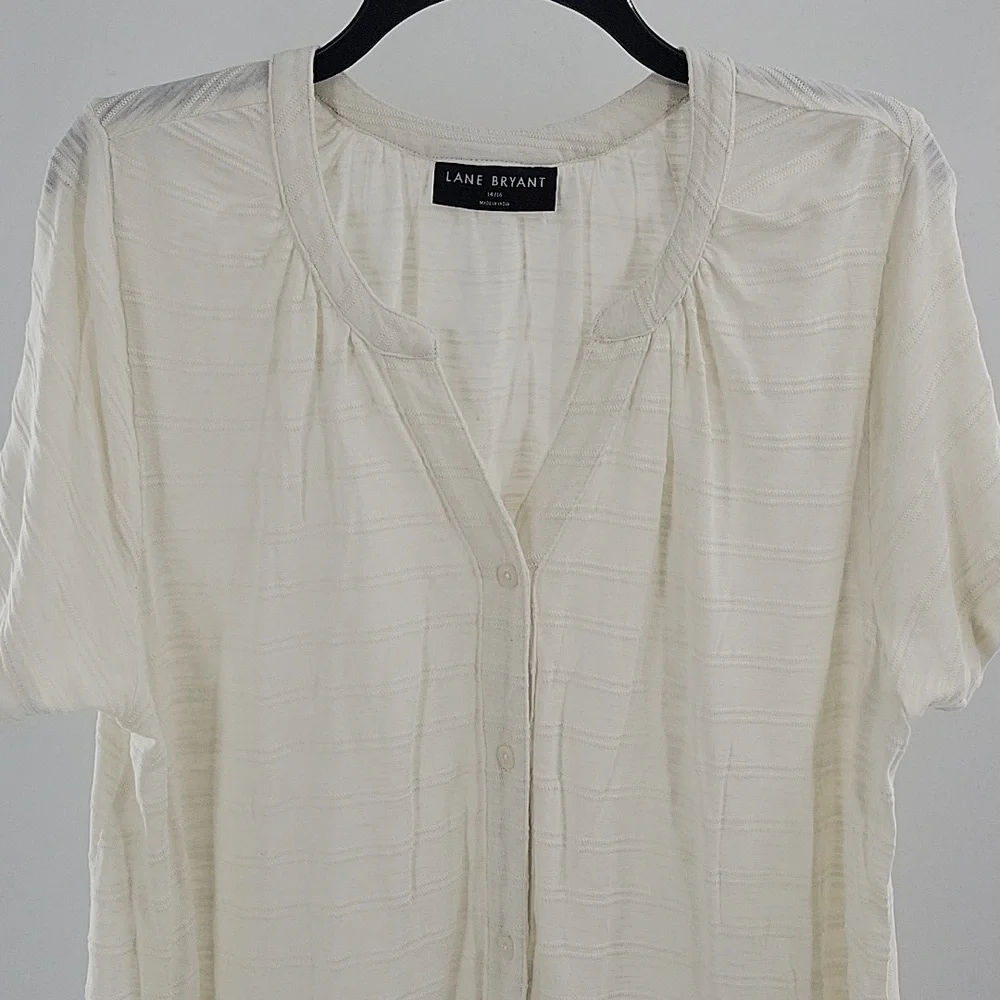 Cream Lane Bryant Short Sleeve Buttoned Up Women's Top